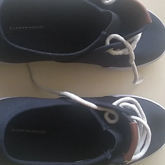 Shoes - Picture 5 of 6